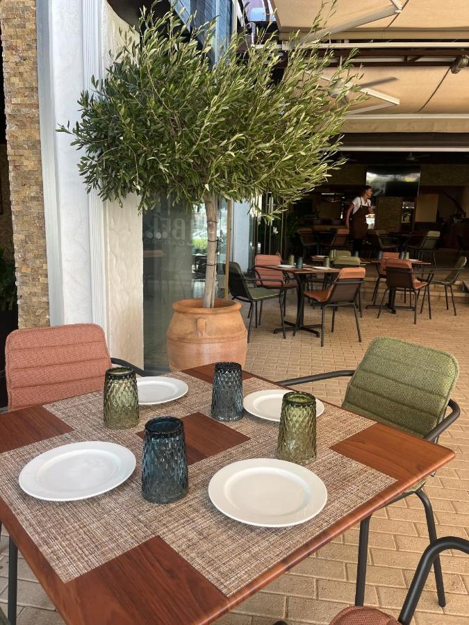 Papho'S Mare Apts Paphos Ngoại thất bức ảnh
